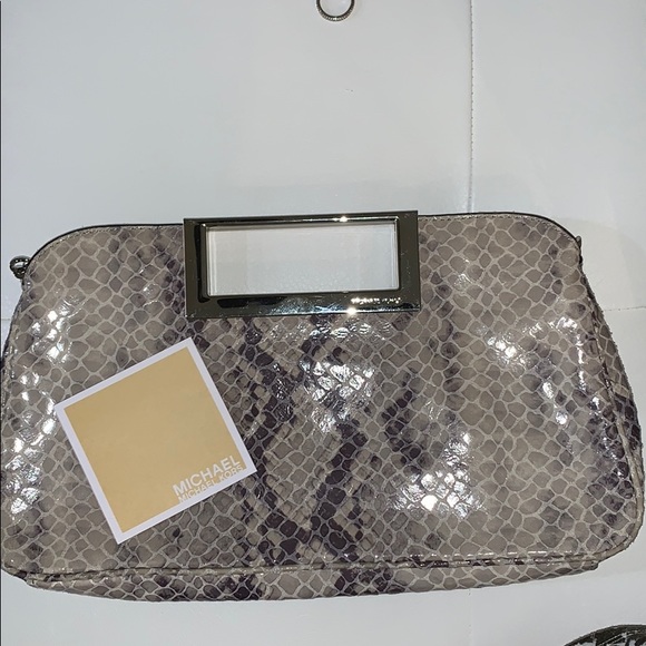 MICHAEL KORS Snakeskin gray clutch - Picture 6 of 6